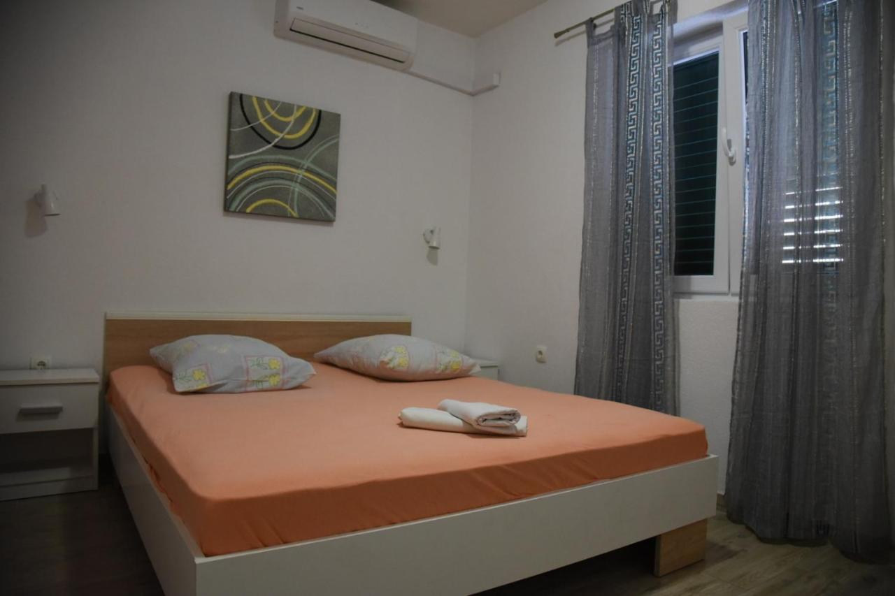 Apartments Pomalo Makarska Bagian luar foto